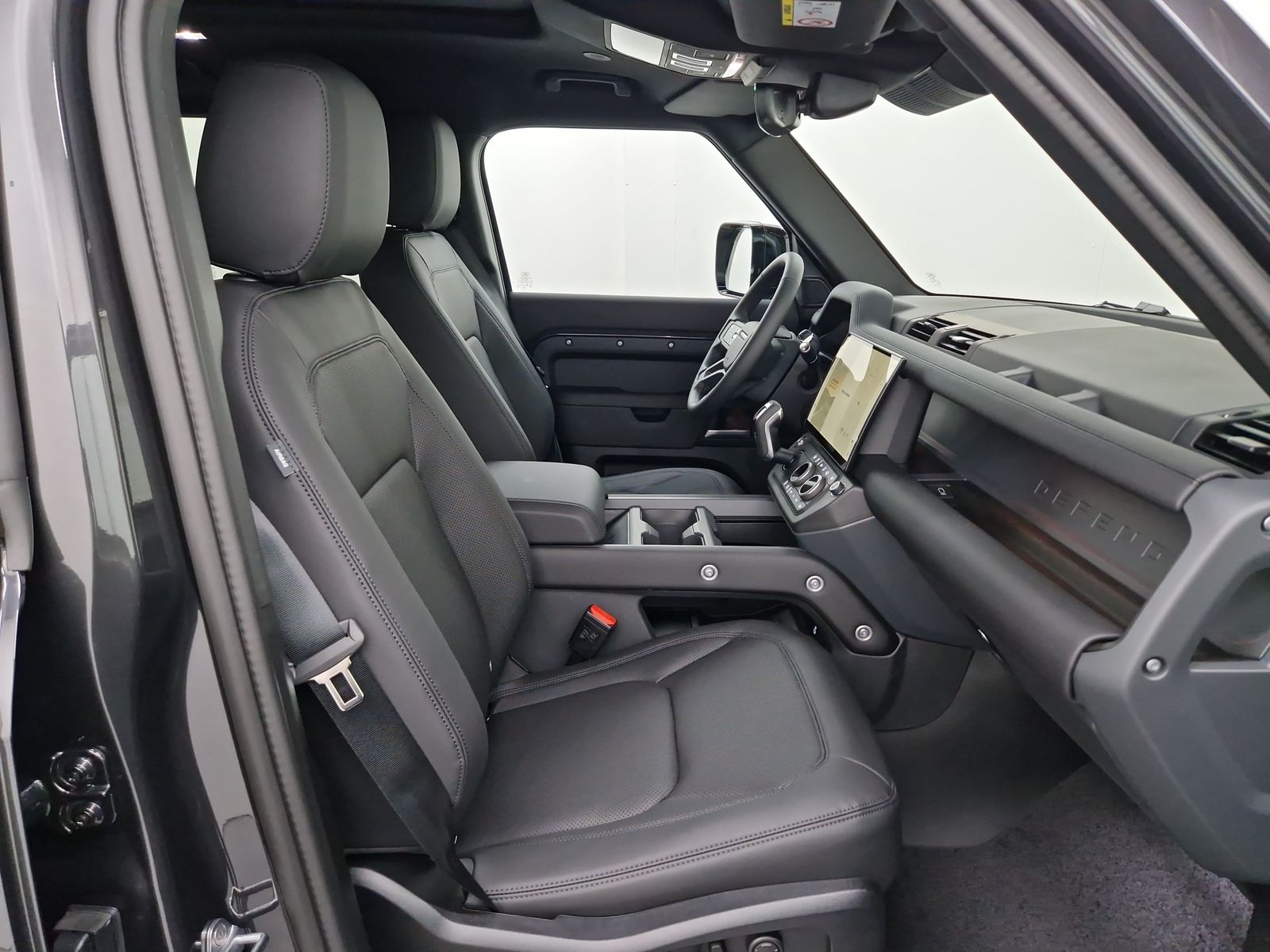 LAND ROVER Defender D250 X-Dynamic SE AHK Pano – Bild 12