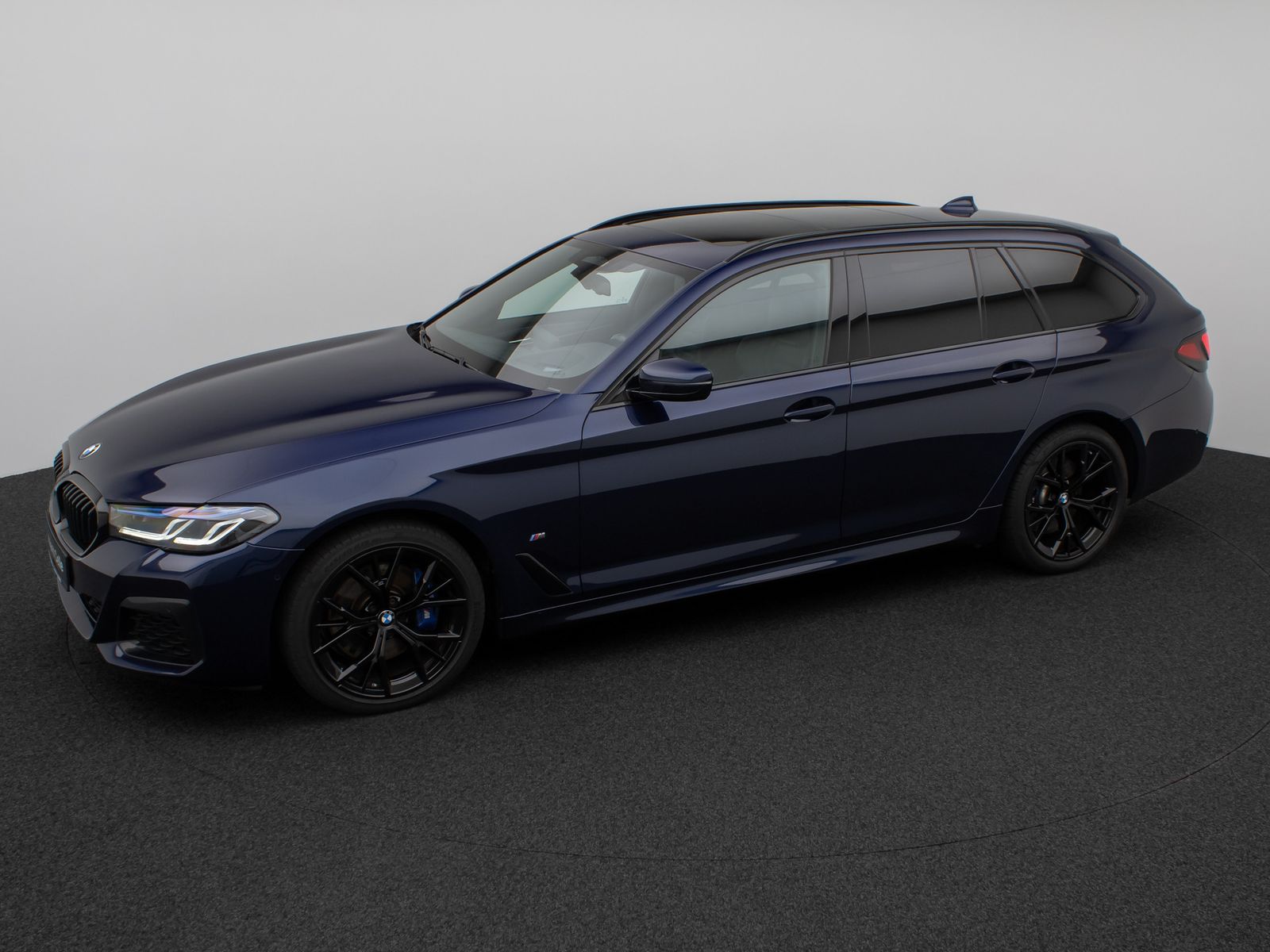 Fahrzeugabbildung BMW 520d xD M Sport FondEnt DAB Kamera Laser H/K 19"