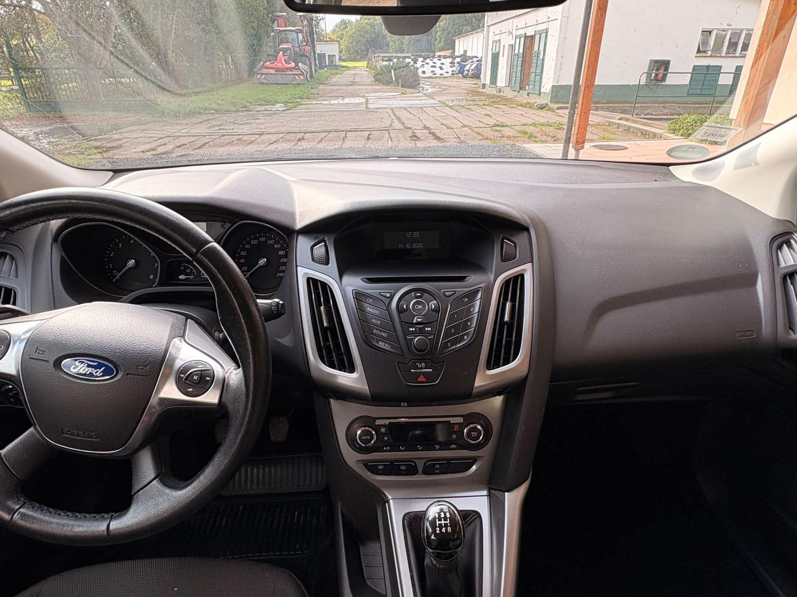 Ford Focus 2014 — photo 7