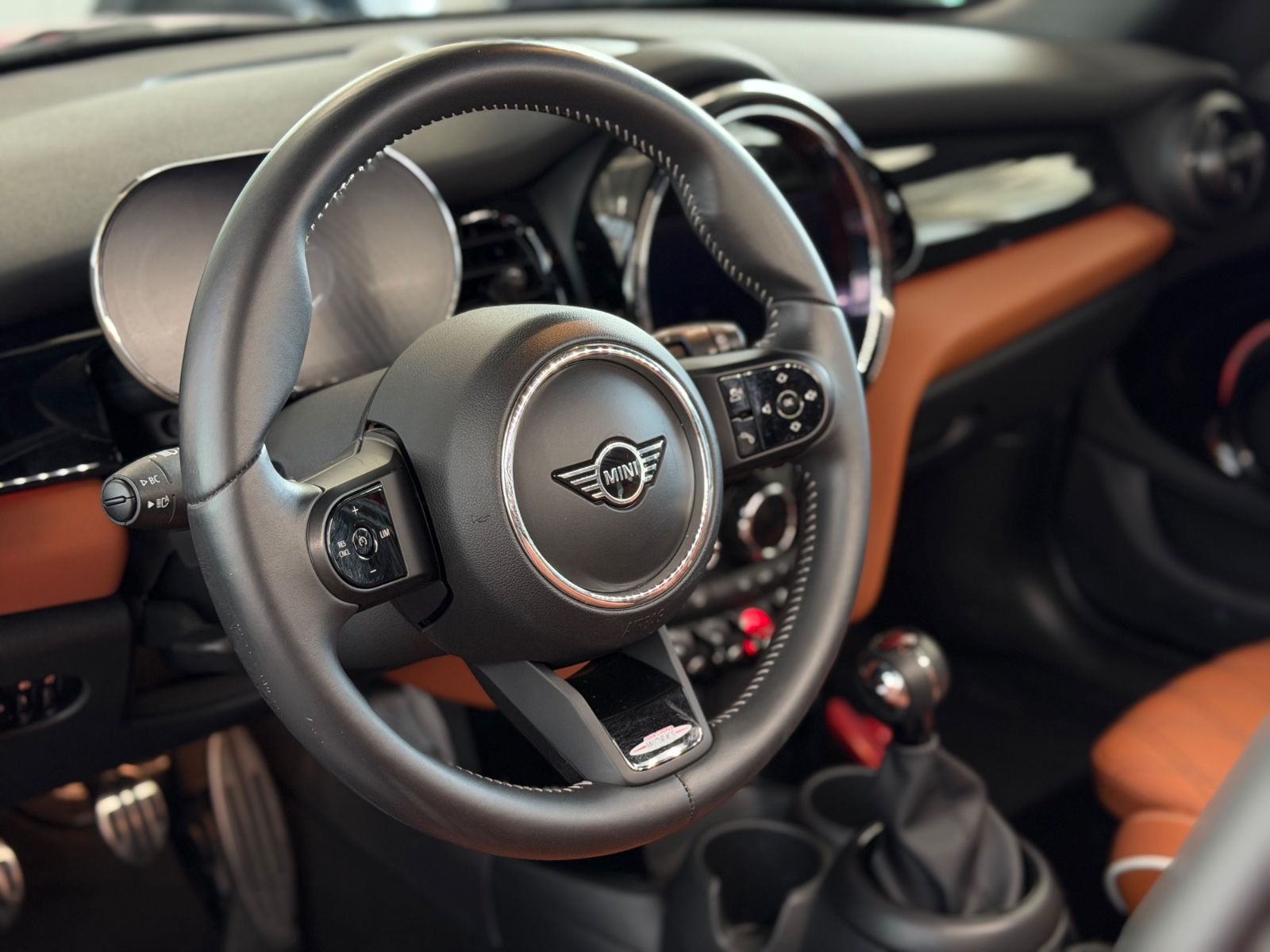 Fahrzeugabbildung MINI COOPER 1.5 5-trg.  John Cooper Works Trim