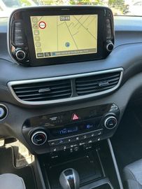 Hyundai TUCSON - 11
