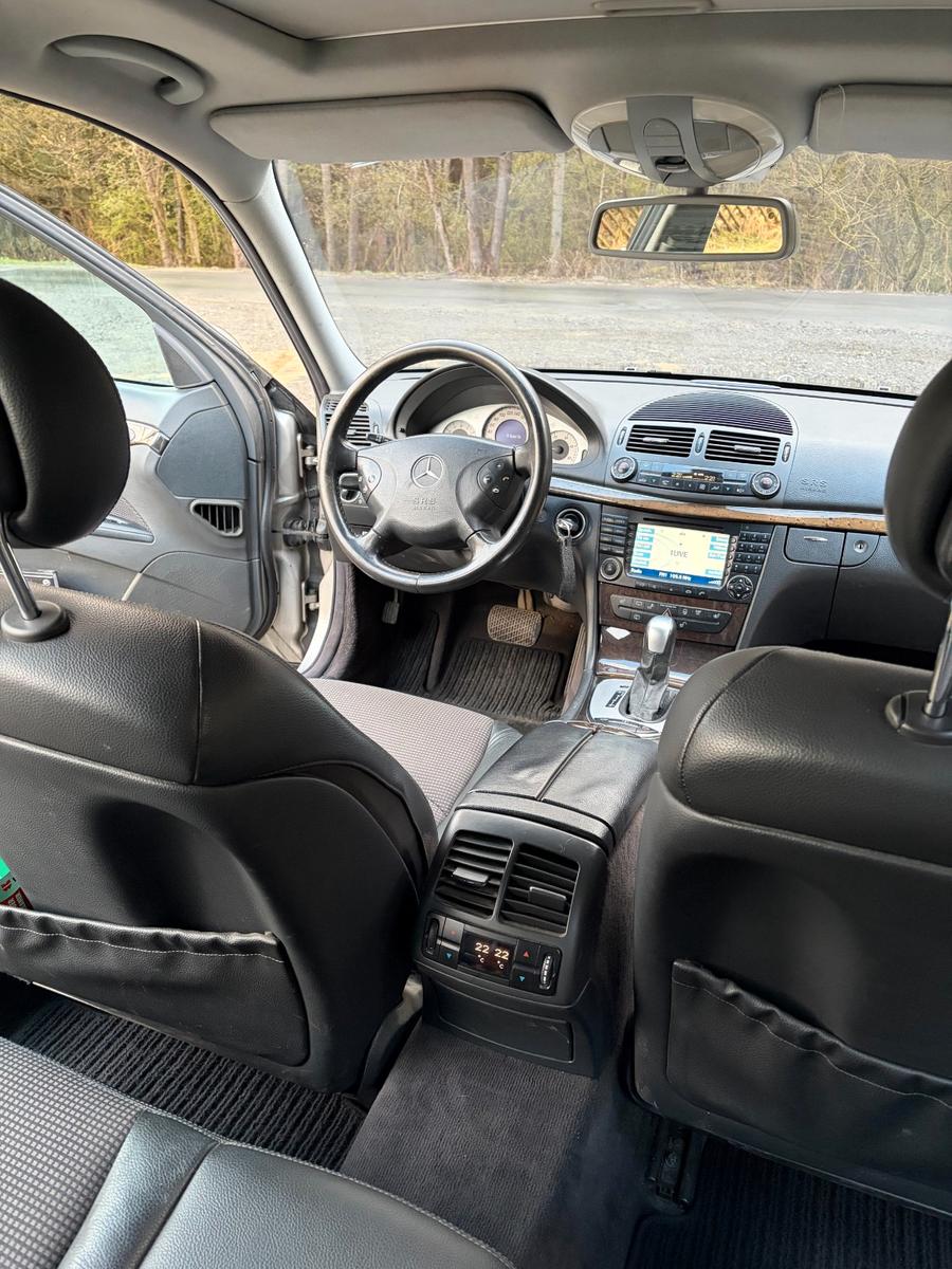 Mercedes-Benz E320 2004 — photo 5