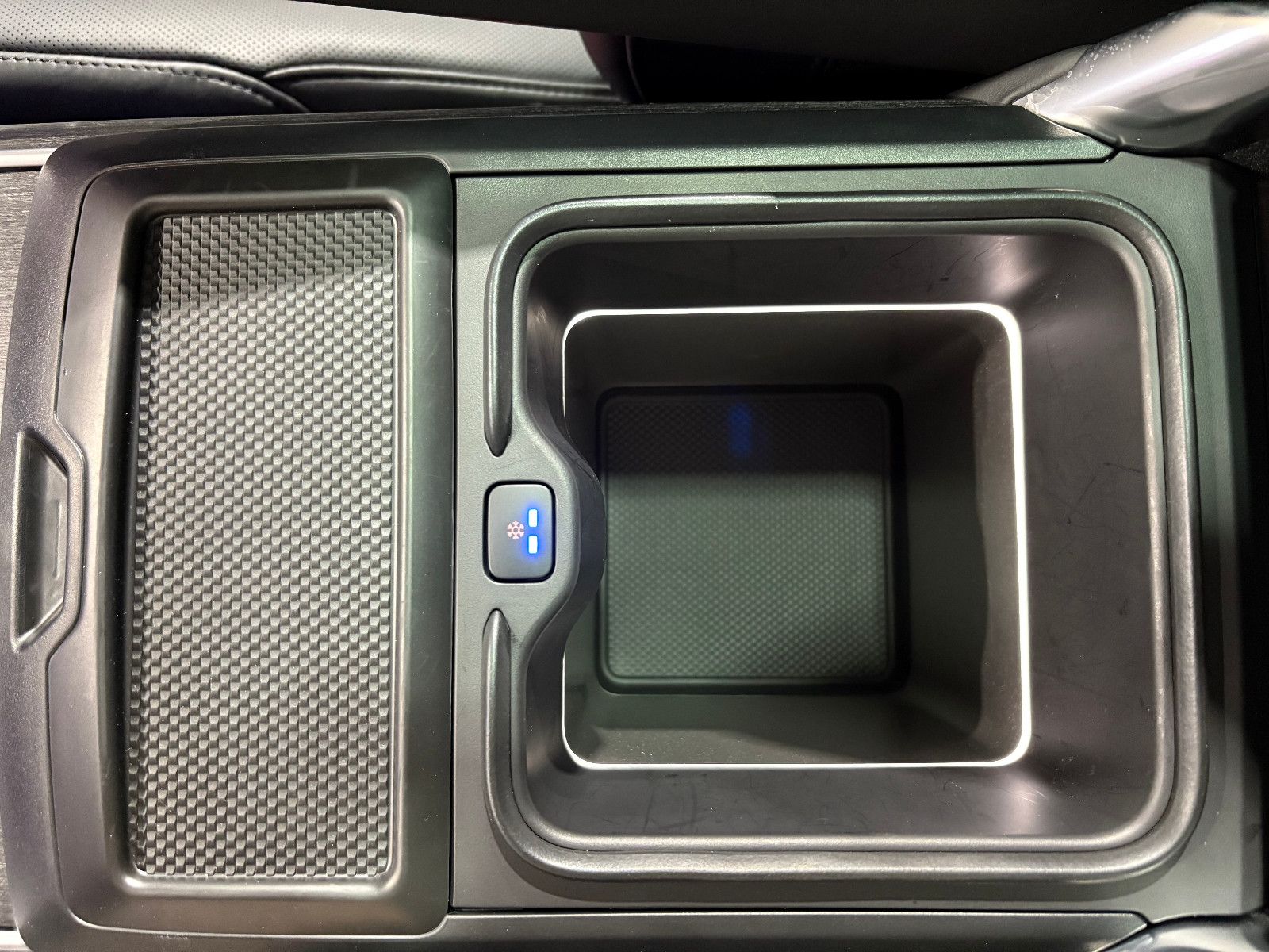 Fahrzeugabbildung Land Rover Range Rover D350/FIRST-EDITION/PANO/FOND-TV/360°
