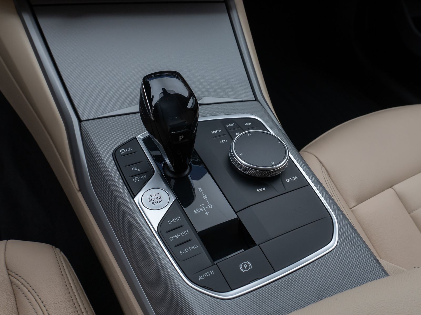Fahrzeugabbildung BMW 320d xD CockPit+ Lenkrhzg Lordos Stndhz PDC AHK