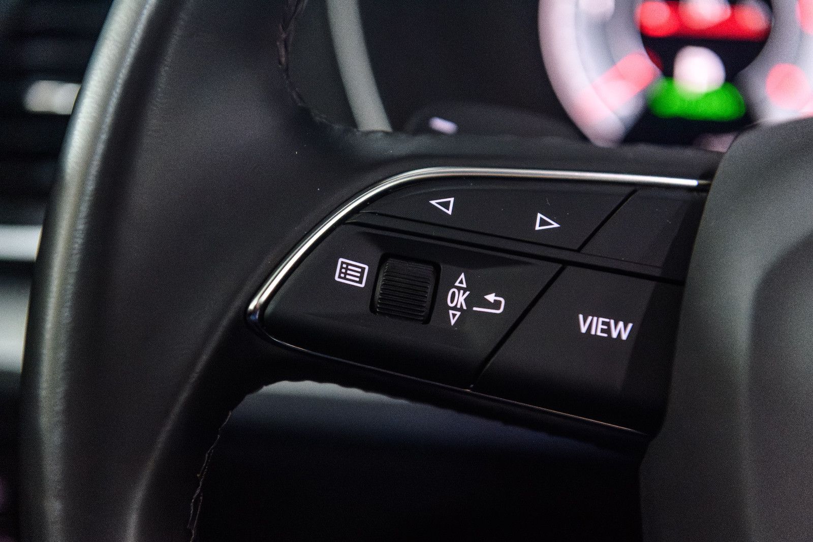 Fahrzeugabbildung Audi Q5 40 TDI quattro S line VIRT/RFK/AHK/SZH