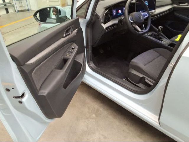 Volkswagen Golf Life 1.5 TSI AHK LED NAVI STHZ KAM foto 5