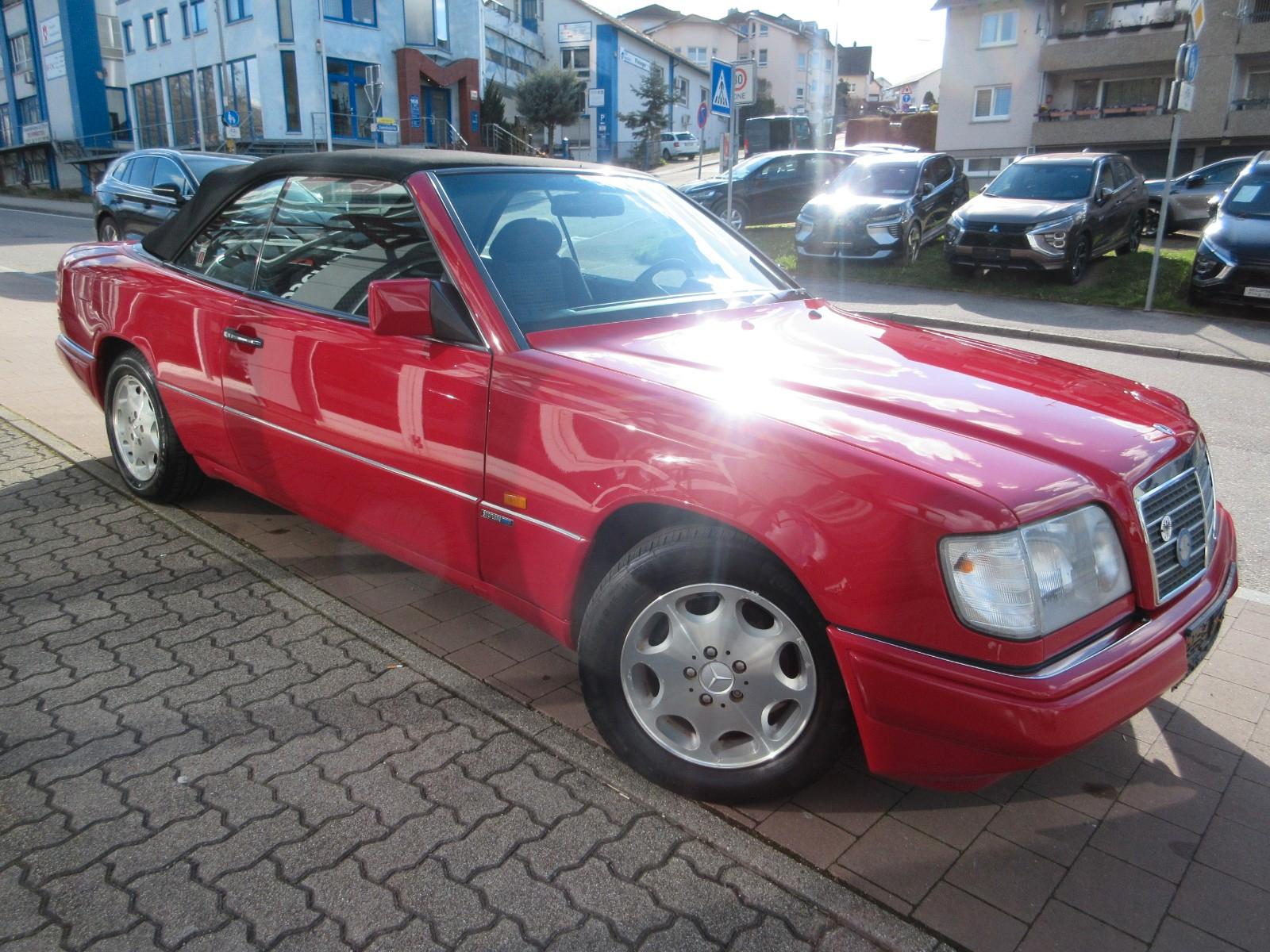 Mercedes-Benz E 200 Sportline Cabrio/Klimaanlage/LM Felgen