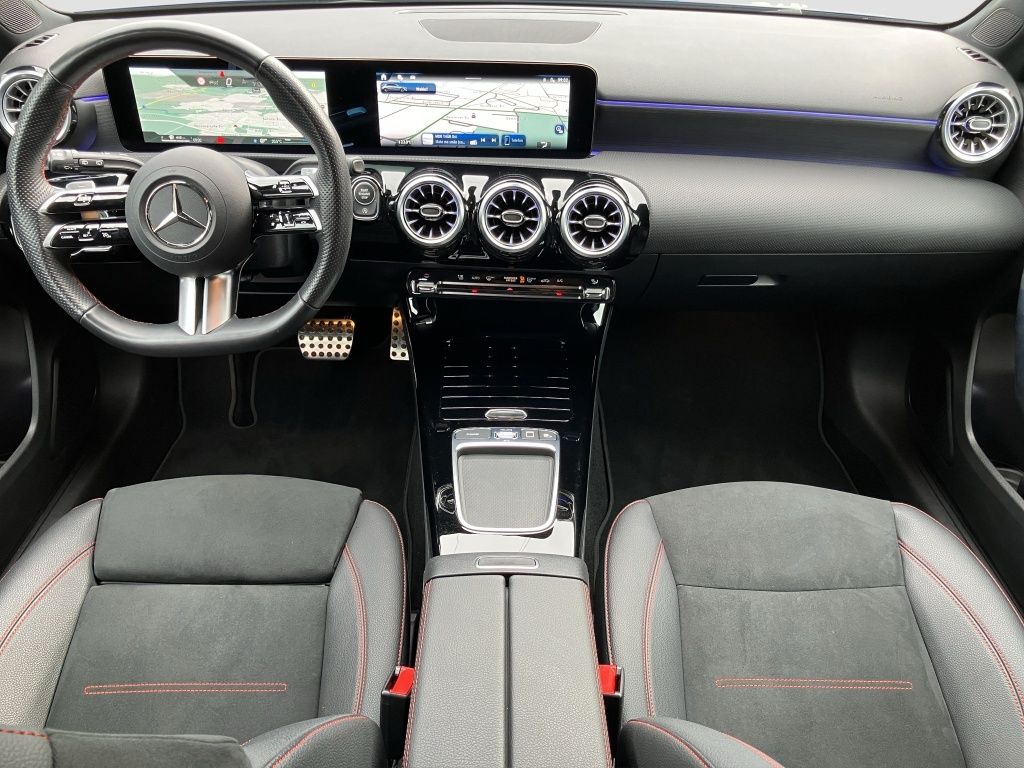 Fahrzeugabbildung Mercedes-Benz A 200 AMG*NIGHT*MULTIB*AHK*DISTR*TOTW*KEYL*KAM