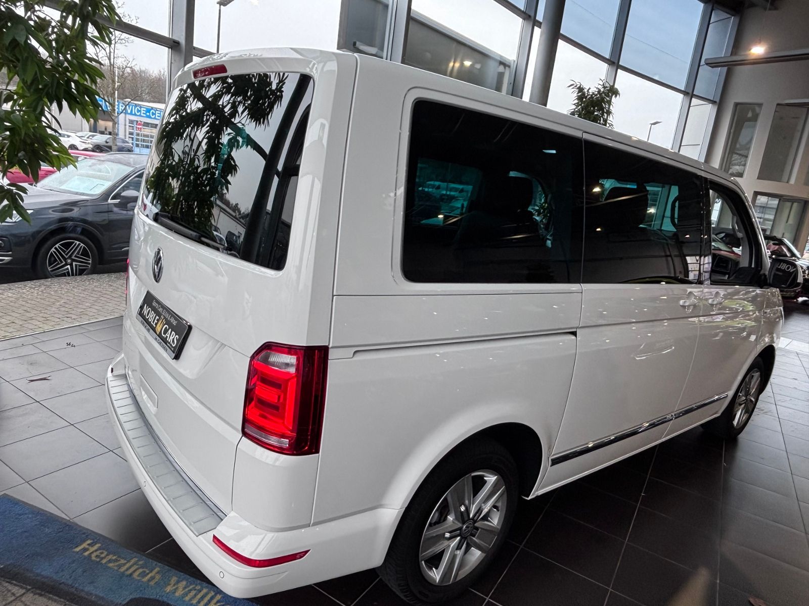 Fahrzeugabbildung Volkswagen T6 Multivan Generation Six LED NAVI STANDHZ