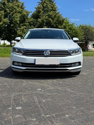 VW Passat 2.0 TDI SCR 140kW DSG Comfortl. Varia...