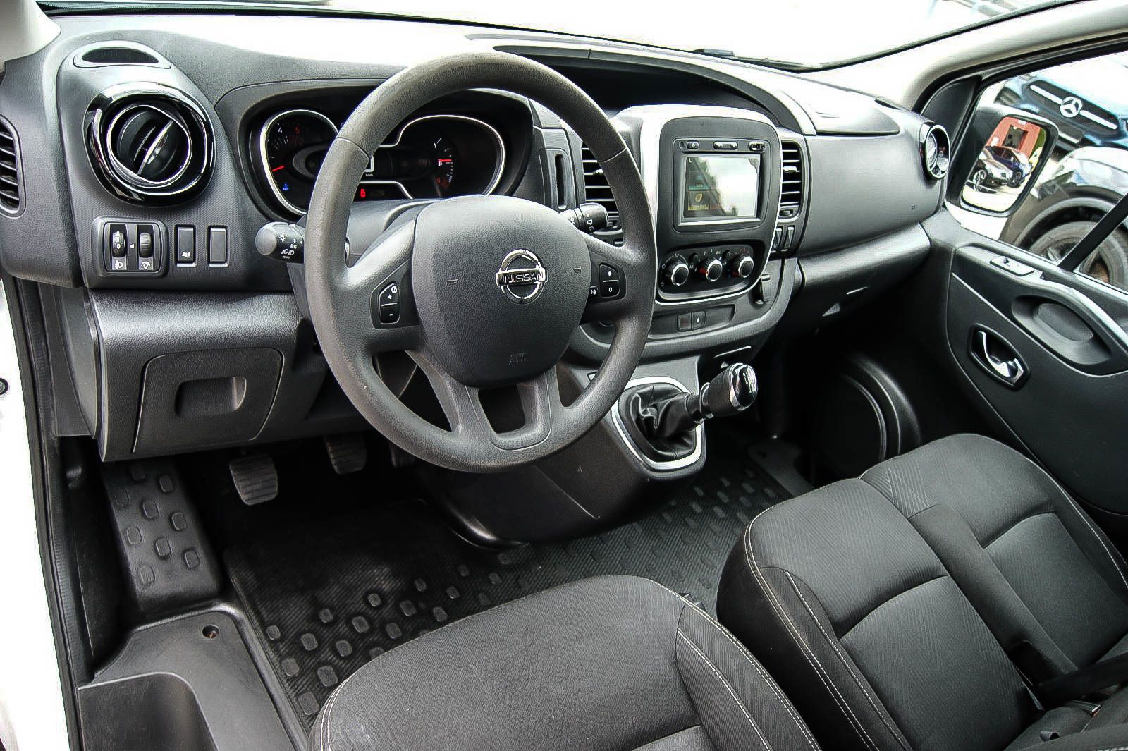 Fahrzeugabbildung Nissan NV300 MIXTO Family L2H1 NAVI KAMERA 6-Sitze