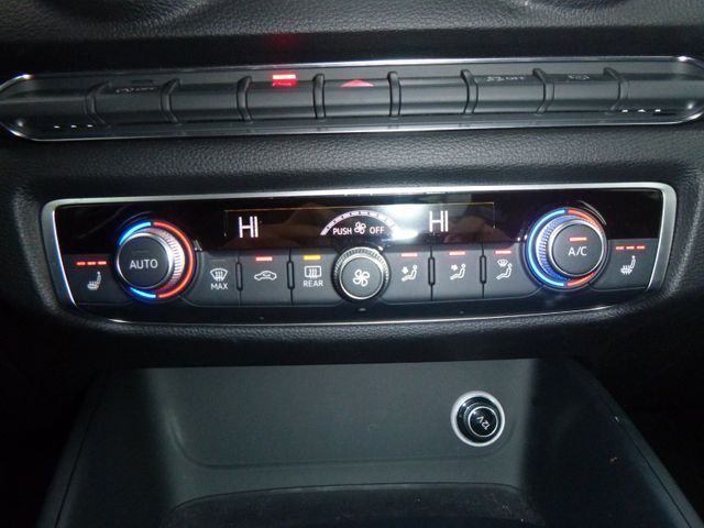 Fahrzeugabbildung Audi A3 Sportback 35 TFSI >AUT/NAV/Sitzheiz/Einparkh<