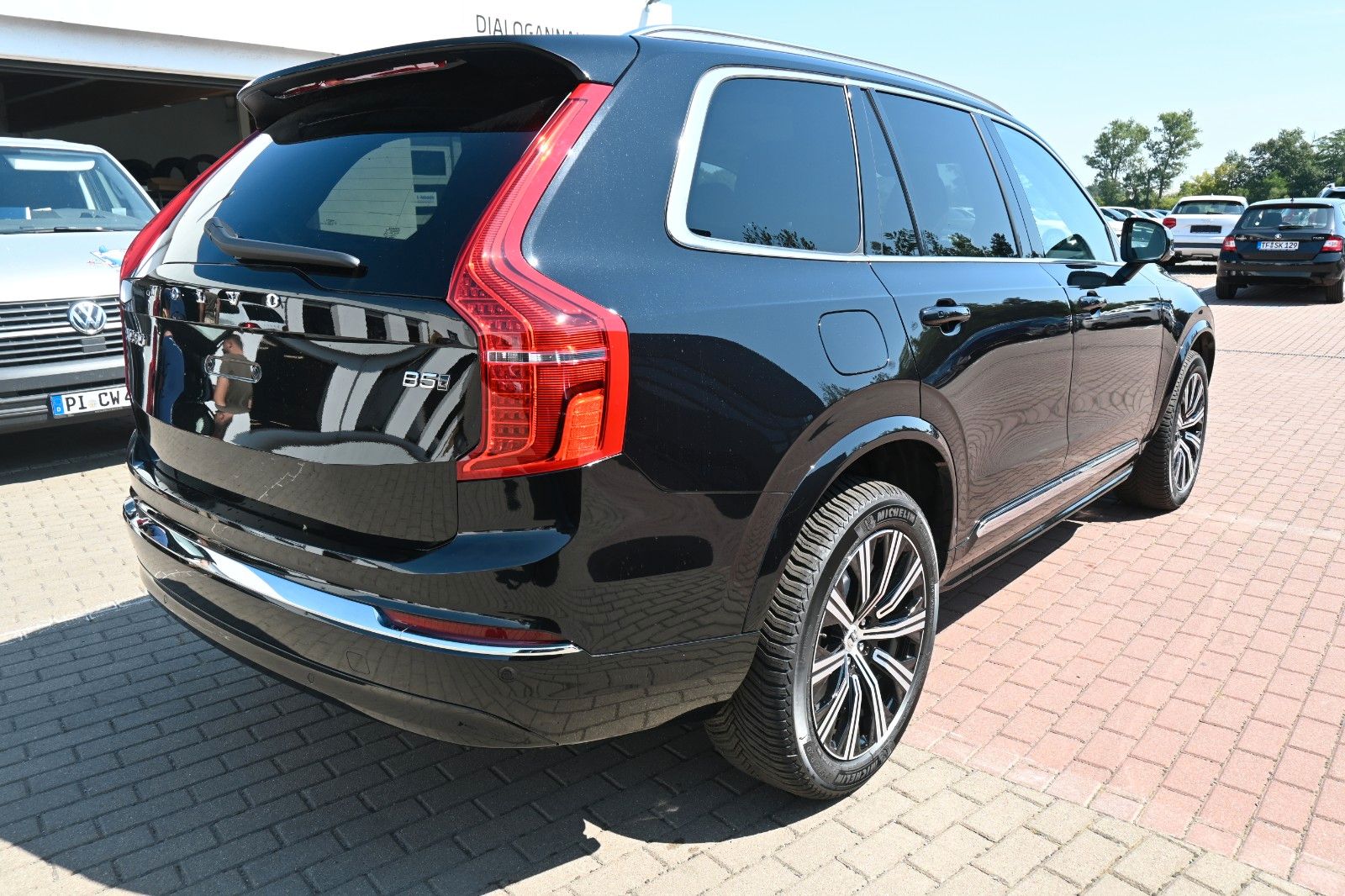 Fahrzeugabbildung Volvo XC90 B5 D AWD Plus Bright