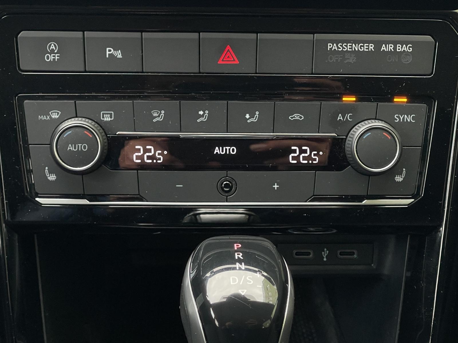 Volkswagen T-Cross 1,5 AUTOMA. ACC LANE NAVI 1.Hd. GARANTIE, миниатюра 16
