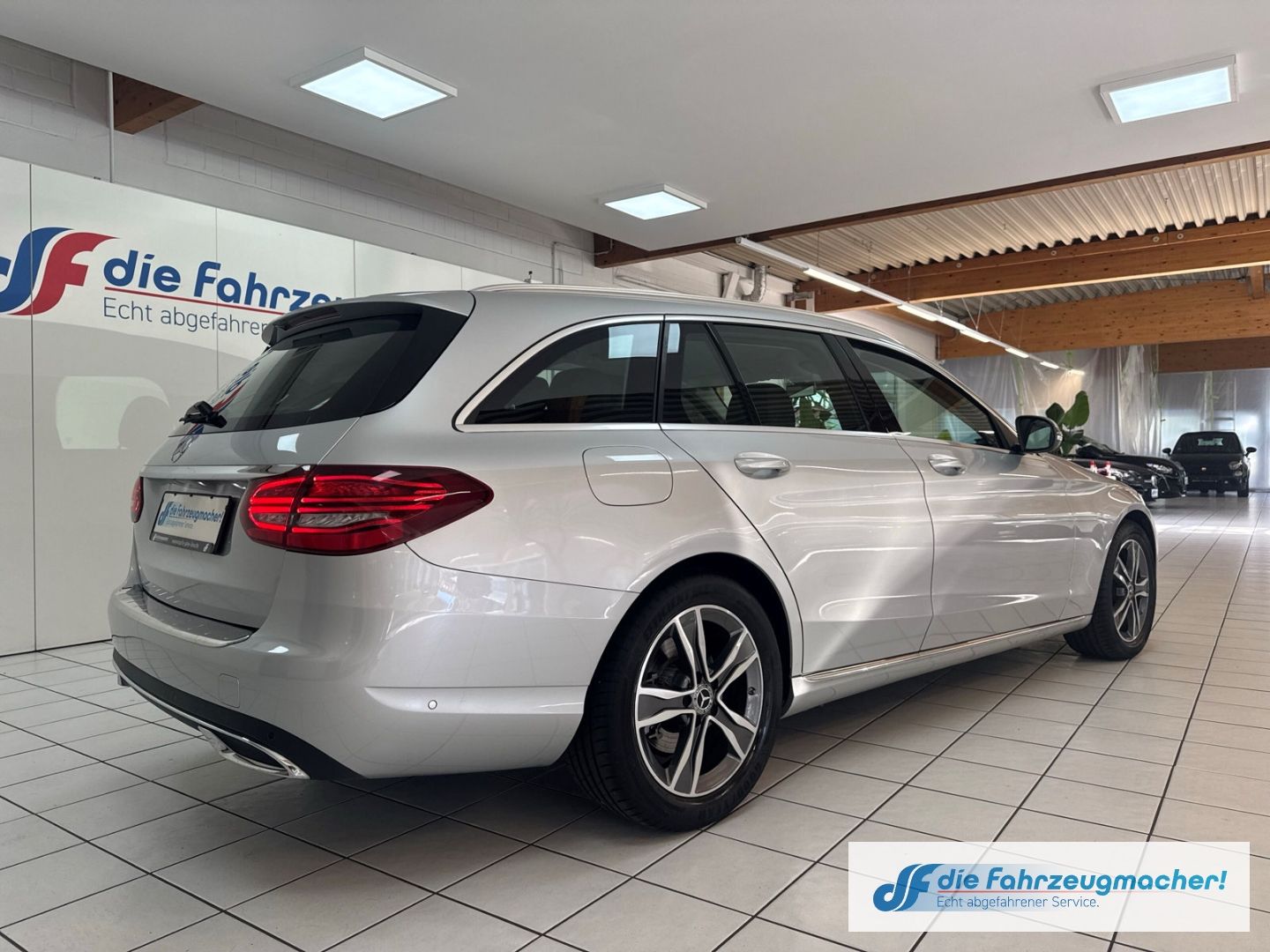 Fahrzeugabbildung Mercedes-Benz C 180 T AVANTGARDE LED Kurven Ambiente El. Heck