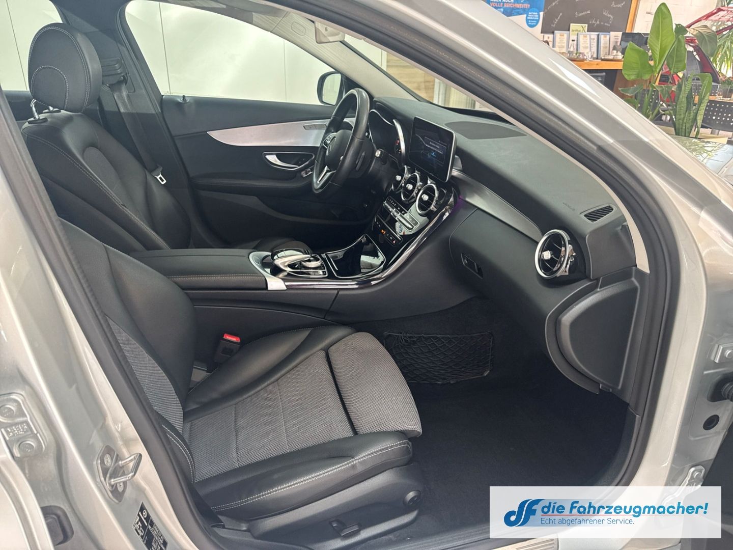 Fahrzeugabbildung Mercedes-Benz C 180 T AVANTGARDE LED Kurven Ambiente El. Heck