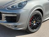 Porsche CAYENNE GTS PANO SPORT-DESIGN 1.HAND LEDER - Porsche: Gt1