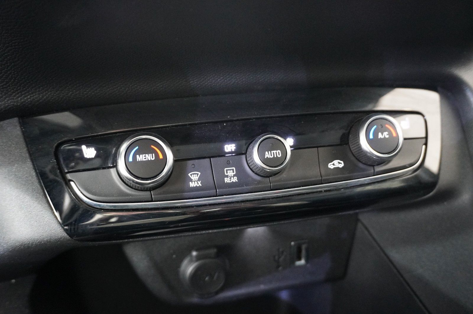 Fahrzeugabbildung Opel Corsa F 1.2 ELEGANCE NAVI/LED/KAMERA/SPORT/VIRT.