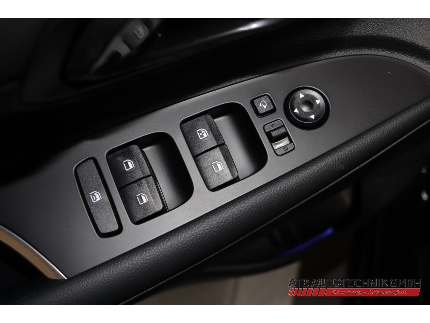 Fahrzeugabbildung Hyundai i20 Trend MY25 1.0 T-GDI 100 PS 7-DCT 2WD Lichtp