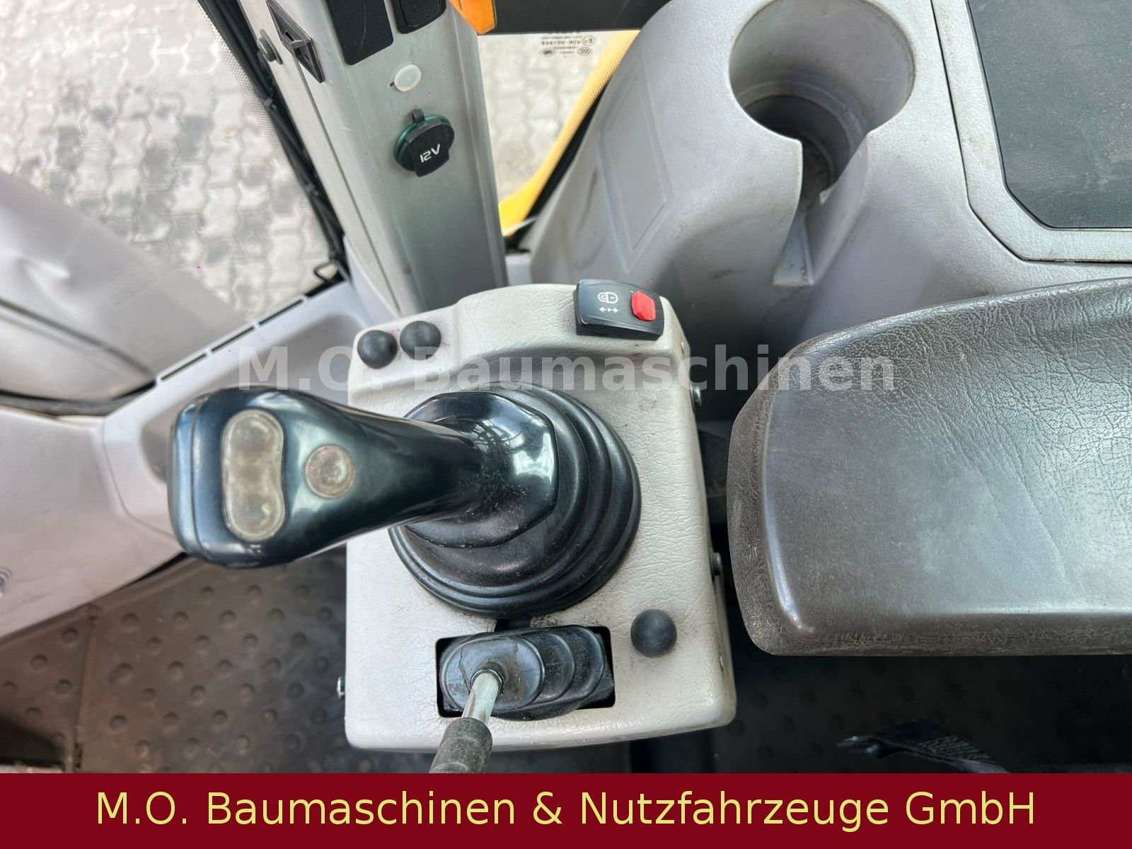 Fahrzeugabbildung Volvo L 70 H / SW / 3 Steuerkreis /AC /BSS/ZSA/ Waage/