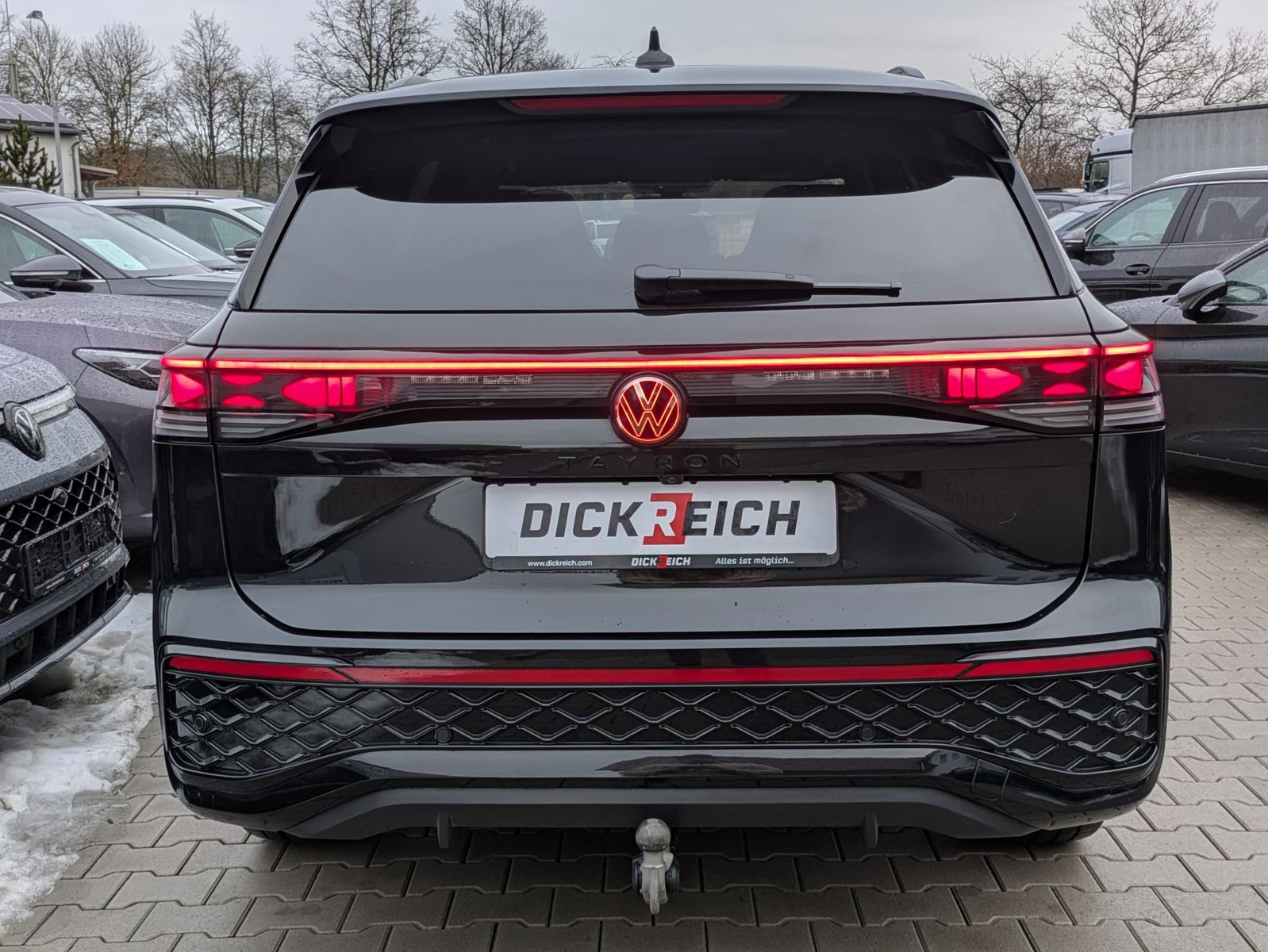 Fahrzeugabbildung Volkswagen Tayron 2.0 TDI 4M R-Line BLACK*7S*IQ-L.*PANO*HUD