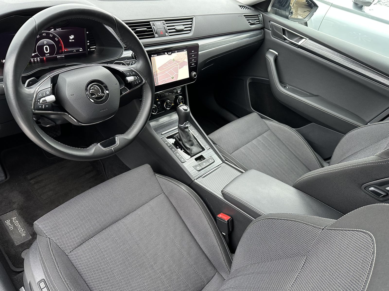 Fahrzeugabbildung SKODA Superb Combi 1.4 TSI DSG Style iV NAV+LED+ACC+PP