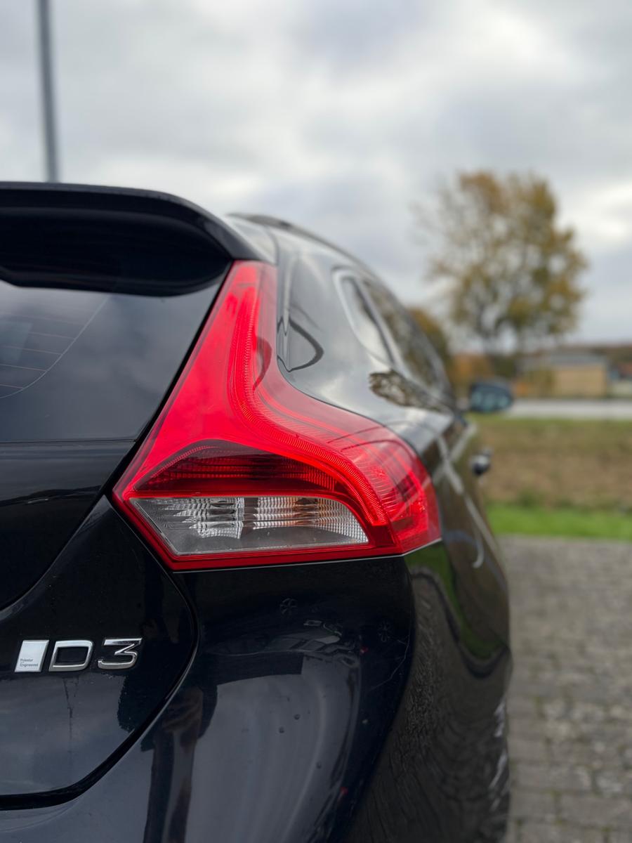 Volvo V40 Cross Country 2015 — фото 13