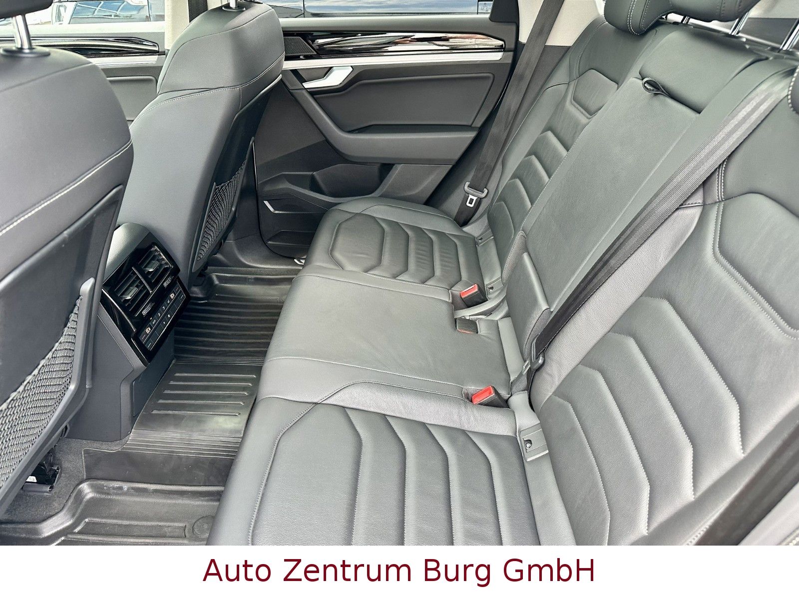 Volkswagen Touareg 3.0 TDI V6 Elegance 4Motion HUD Leder foto 13