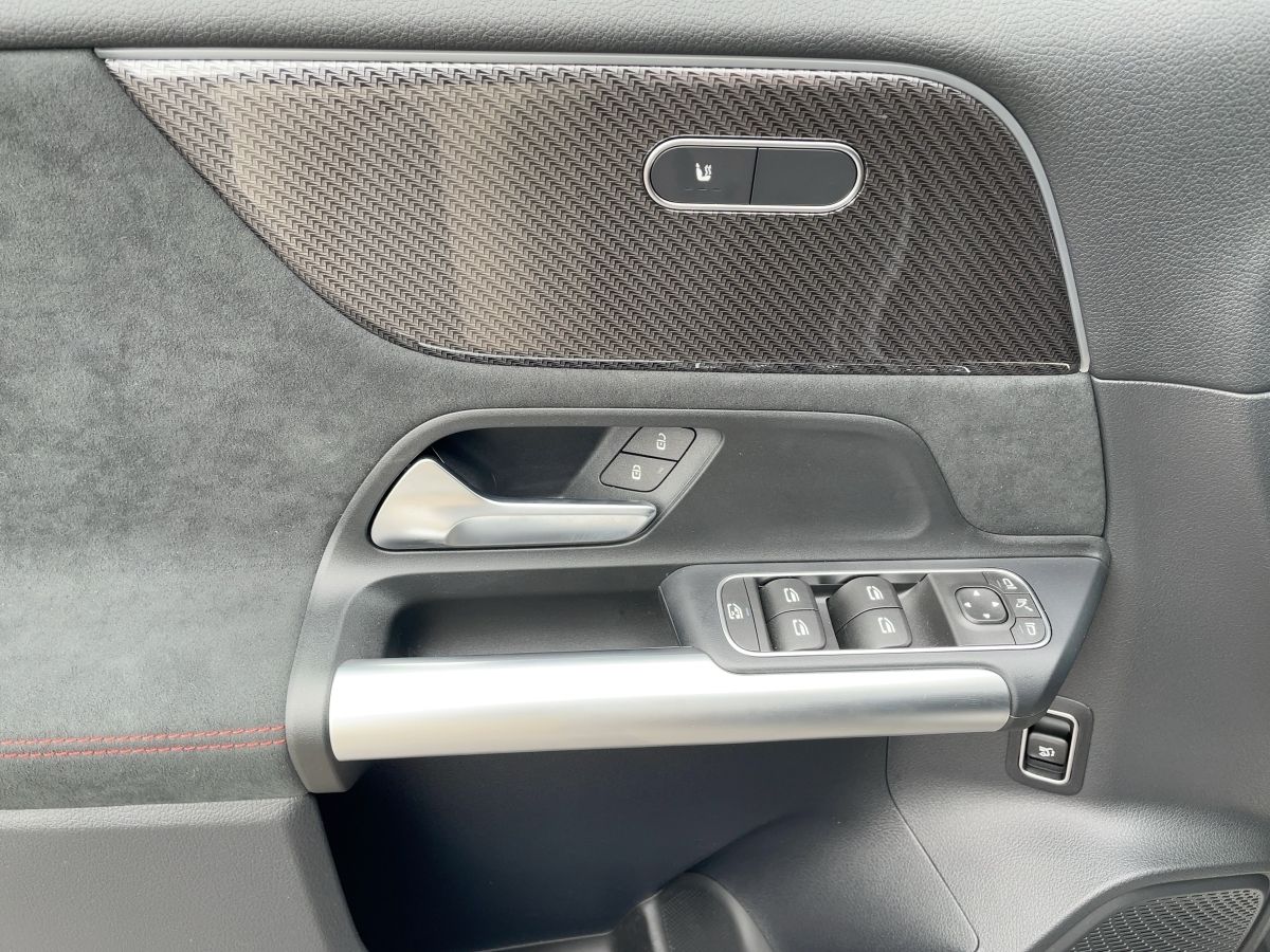 Fahrzeugabbildung Mercedes-Benz GLA 200 d AMG/Night/360°/AHK