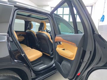 Volvo XC90 - 11