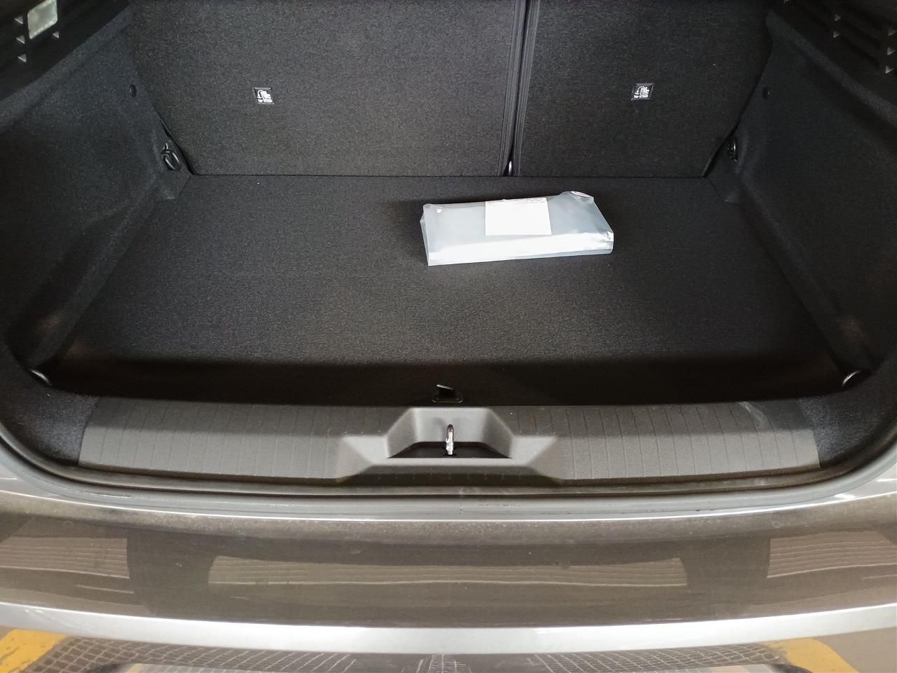 Fahrzeugabbildung Opel Astra L Edition Electric 115KW