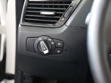 BMW X1 sDrive 20d XENON KLIMAAUTOMATIK PDC AHK