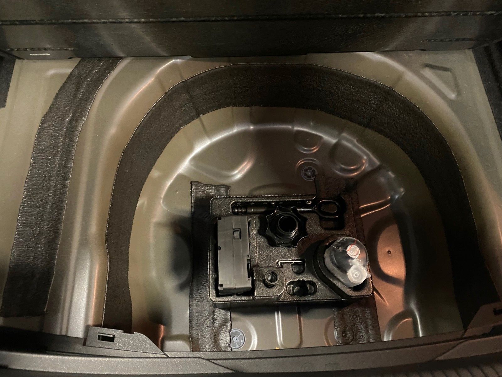 Fahrzeugabbildung Volkswagen Taigo 1.0 TSI  DSG STYLE+MATRIX+KAMERA+17"ALU+BC