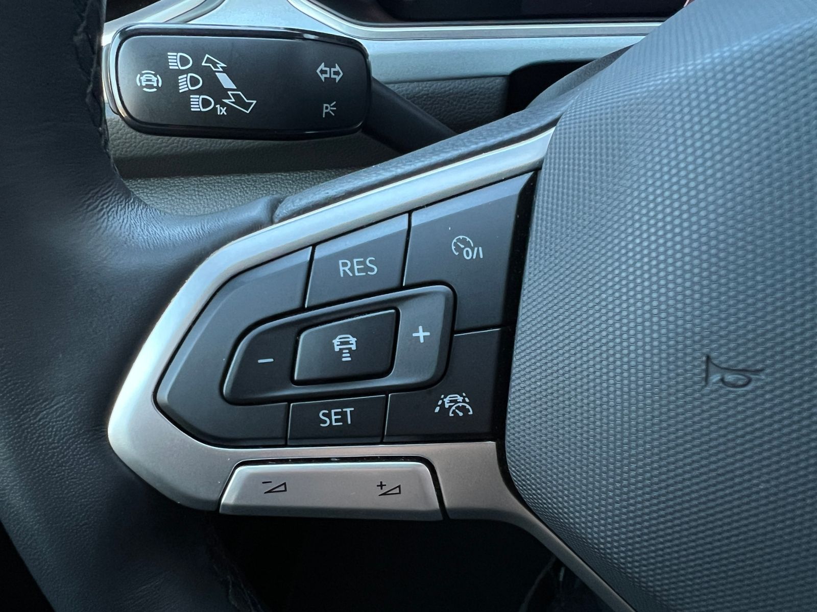 Fahrzeugabbildung Volkswagen T-Roc GOAL 1.0 TSI *Plus-Paket, LED, ACC, Navi,