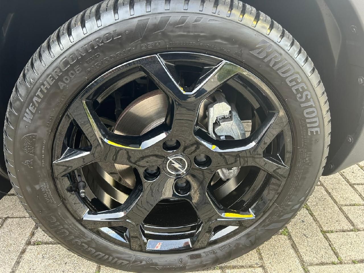 Fahrzeugabbildung Opel Crossland Elegance