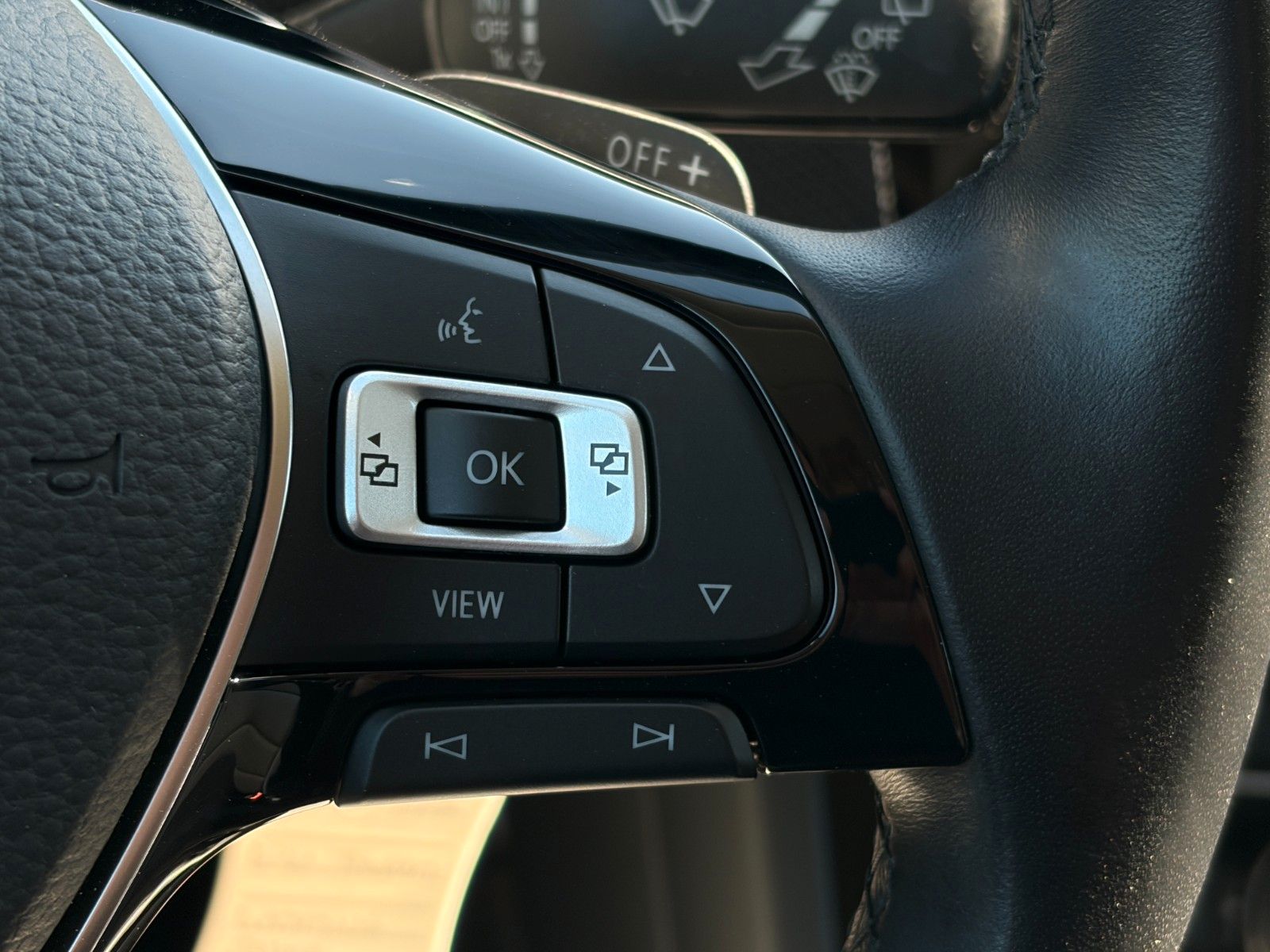 Fahrzeugabbildung Volkswagen Touran 1.5 TSI United SHZ ACC PDC StHz CarPlay