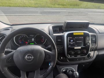 Opel Vivaro - 11