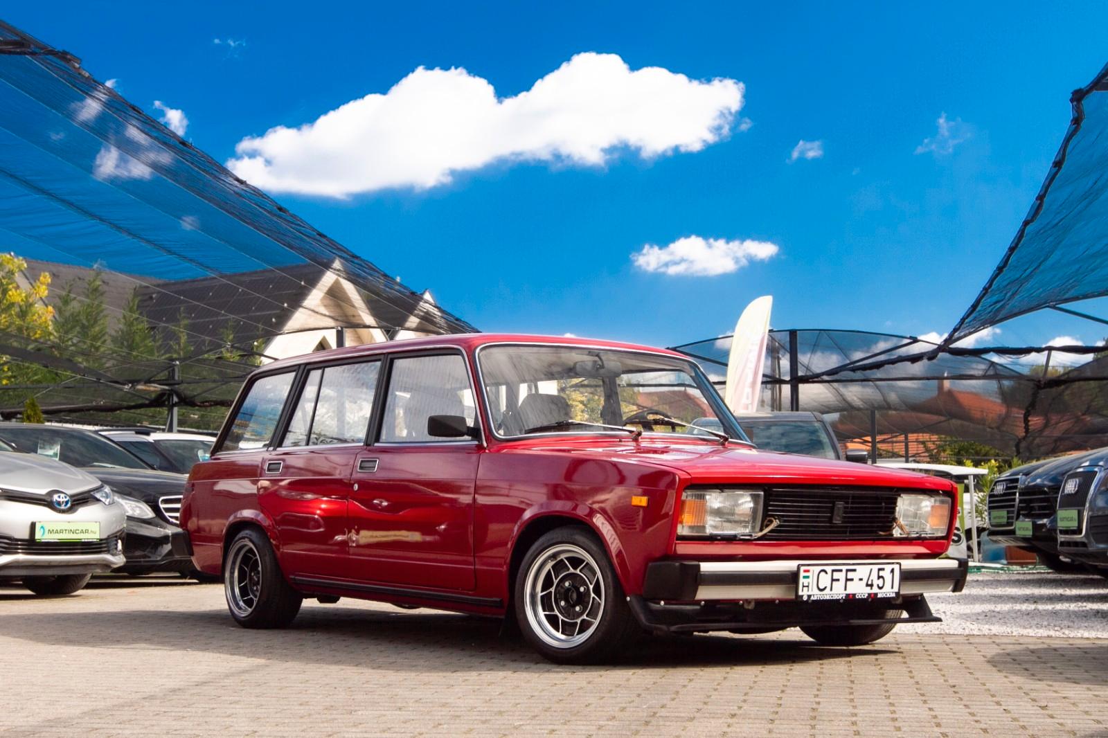 Lada Andere