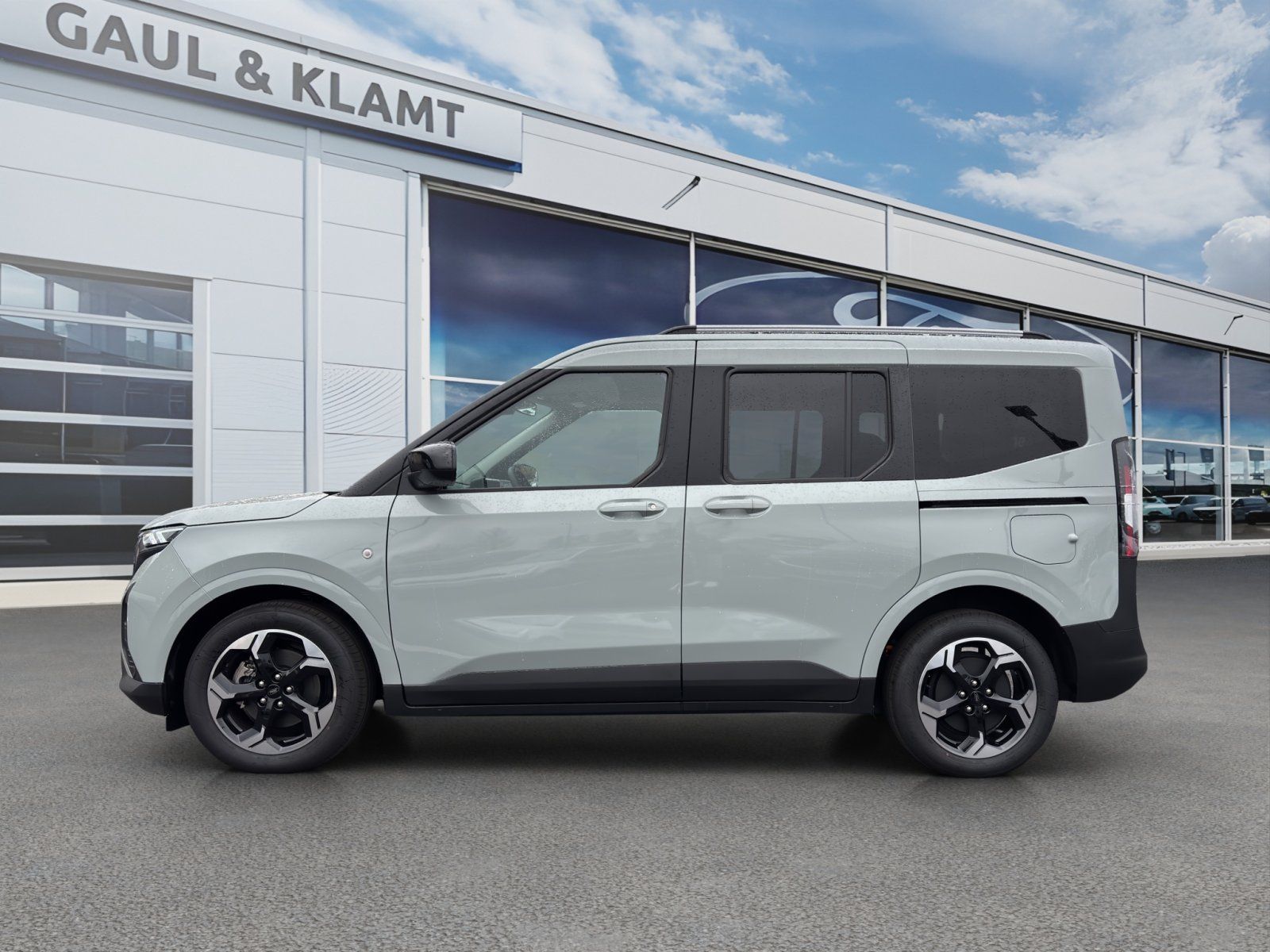 Fahrzeugabbildung Ford Tourneo Courier eMotor BEV Titanium