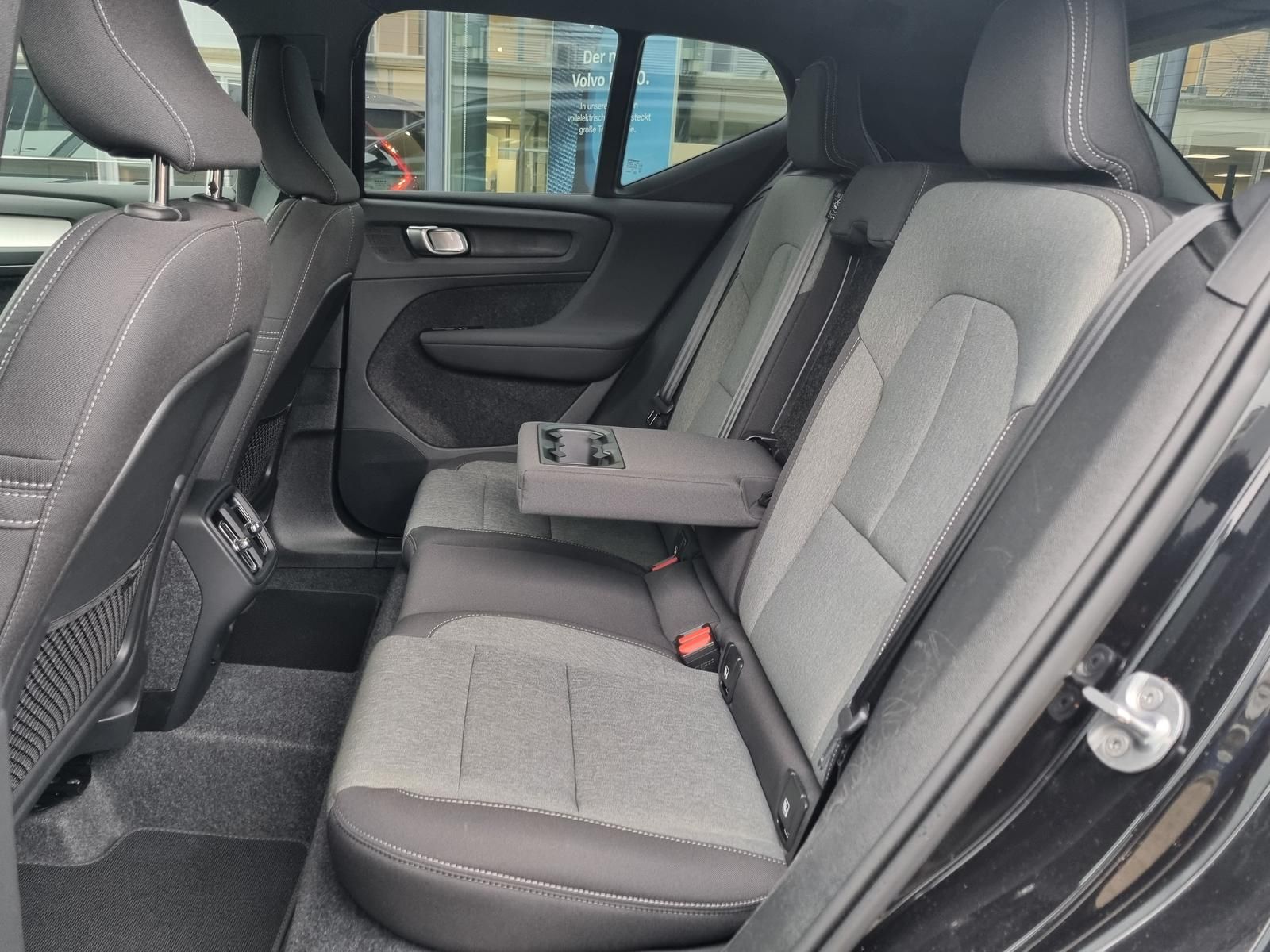 Fahrzeugabbildung Volvo XC40 B3 Plus Black Edition 'Standheizung'