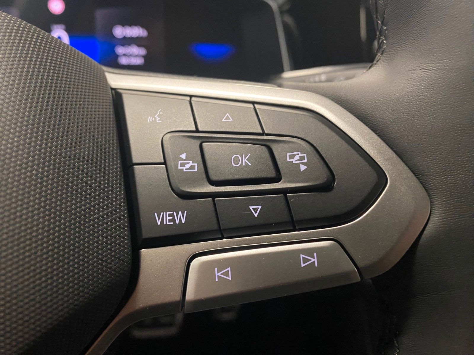 Fahrzeugabbildung Volkswagen Taigo 1.5 TSI DSG R-LINE+Black Style+ACC+Matrix+