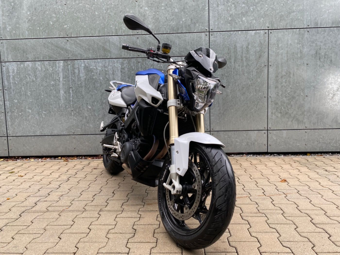 Fahrzeugabbildung BMW F 800 R Touren- und Dynamikpaket