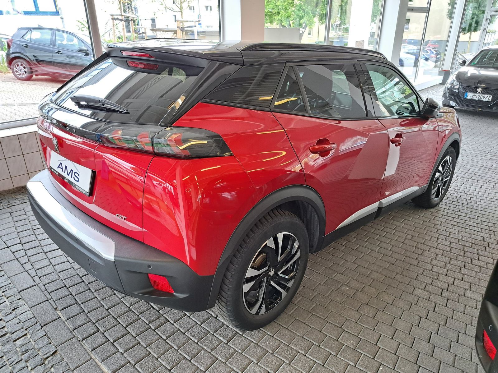 Peugeot 2008 e- GT GT+Navi+GJR+Kamera+1.Hand imagem 2