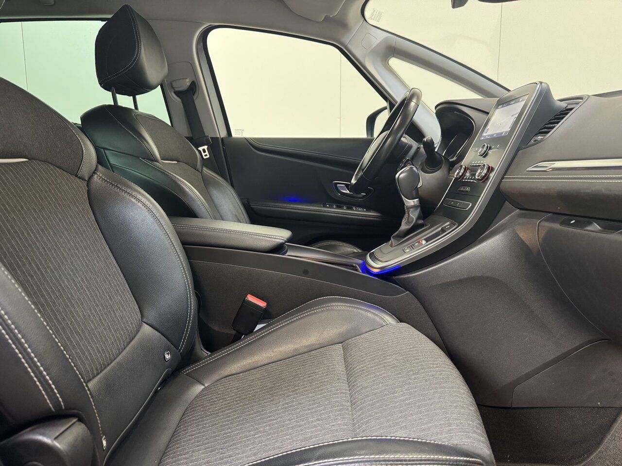 Renault Grand Scenic 1.3 TCe 7 PL  Autom. - Airco - GPS  imagem 2