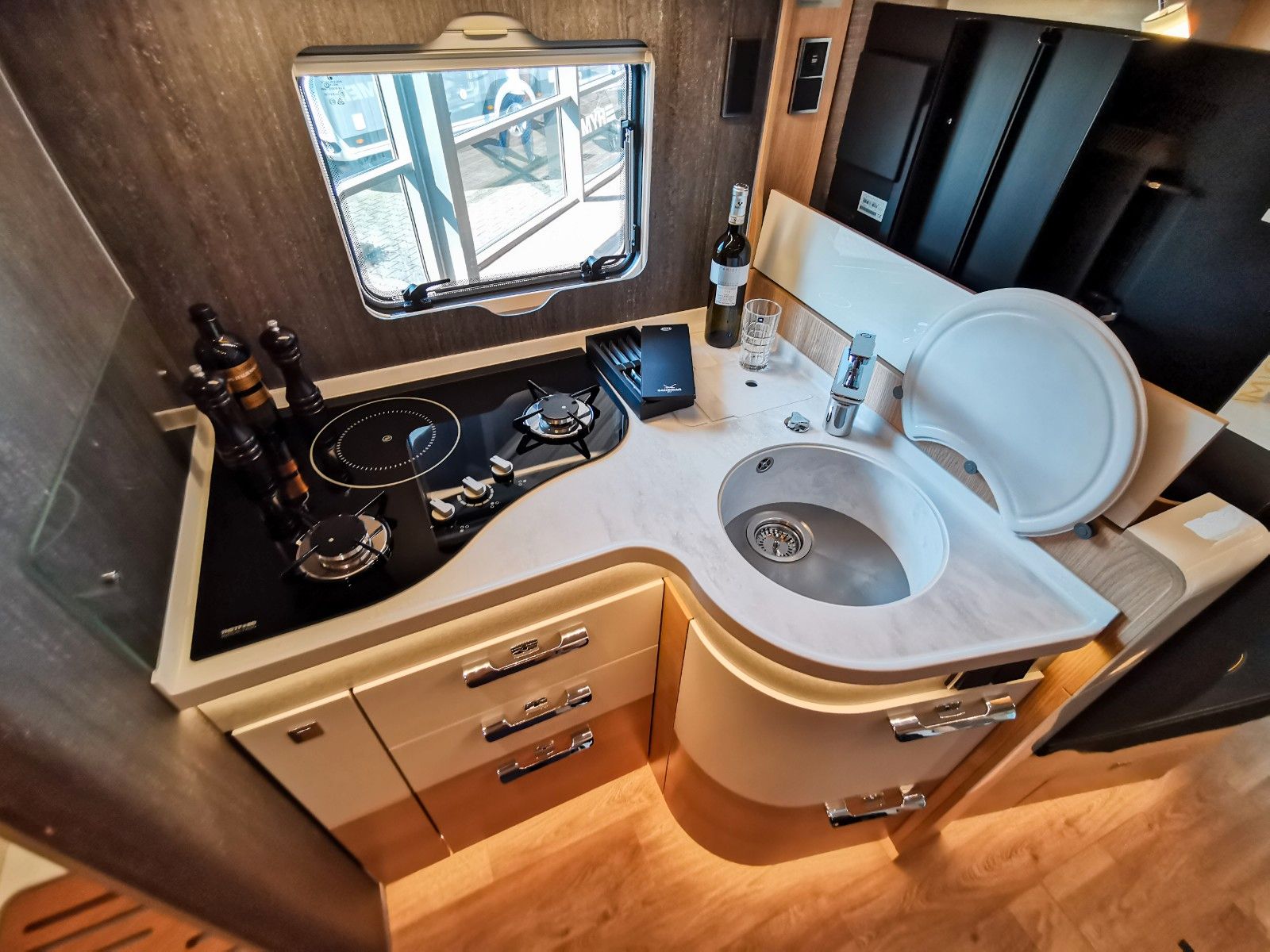 Fahrzeugabbildung HYMER / ERIBA / HYMERCAR BML - T 780 X EXCLUSIVE - JAHRESWAGEN