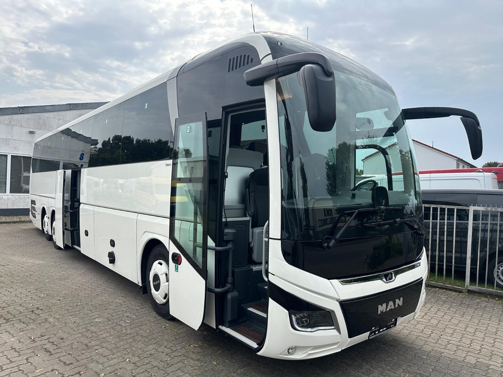 MAN Lions Coach R08 63 Sitze 3-Achsen 13.8m