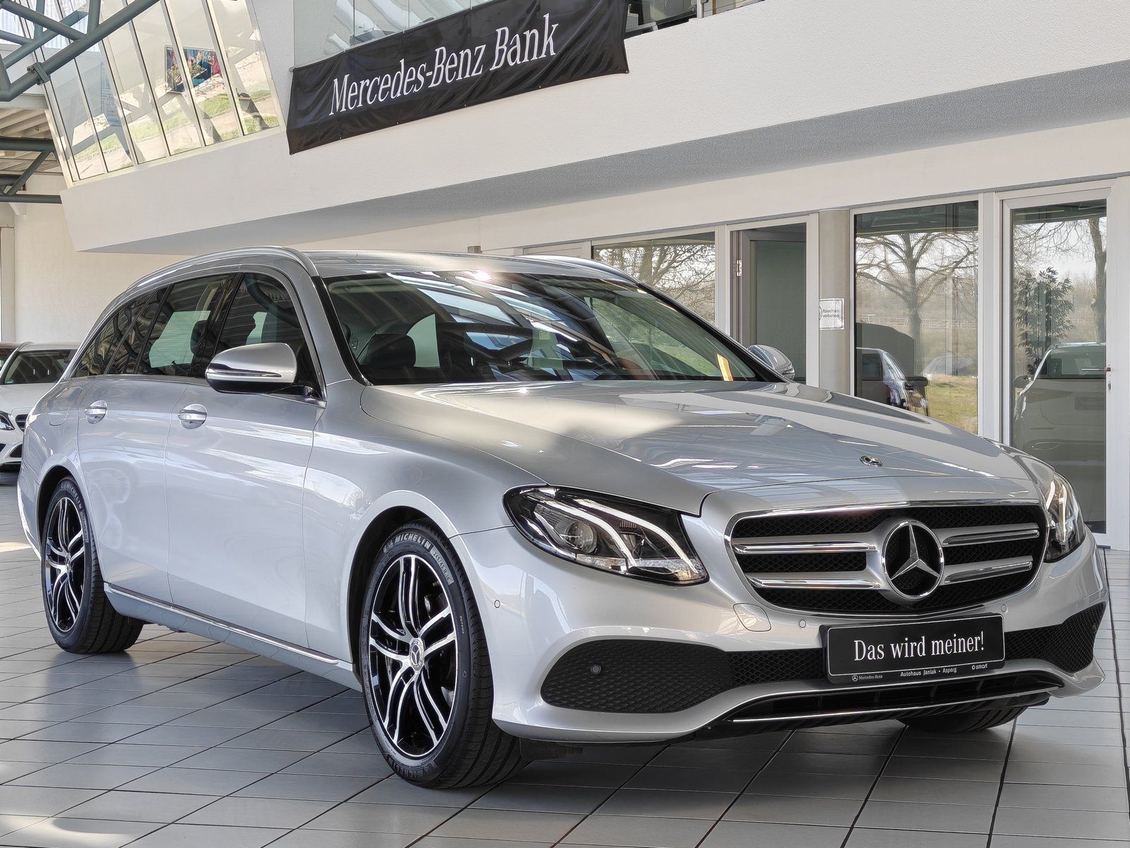 MERCEDES-BENZ E 220d T Avantgarde|LED|Navi|Kamera|PDC|Tot-Win.
