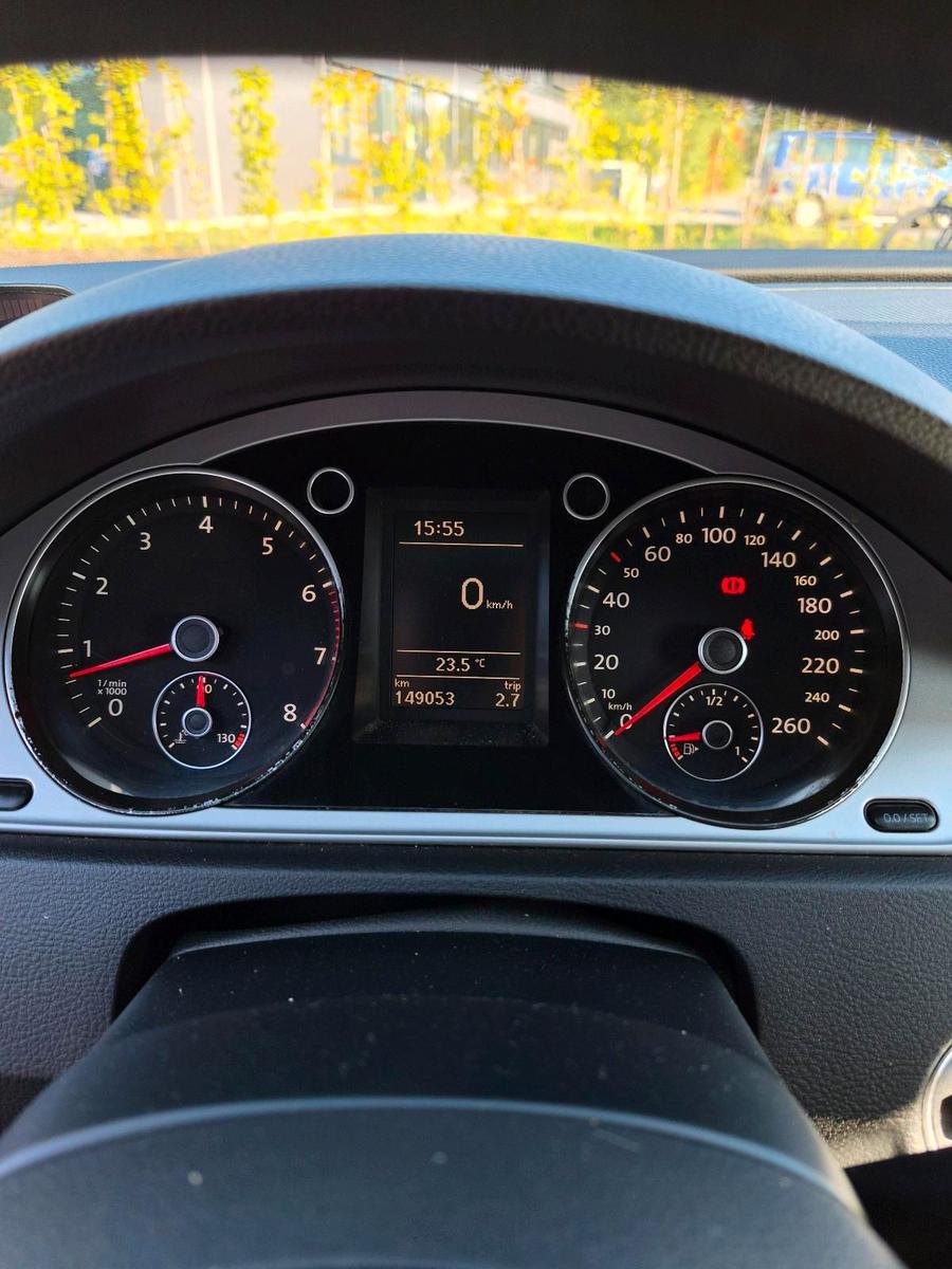 Volkswagen Passat 2011 — photo 9