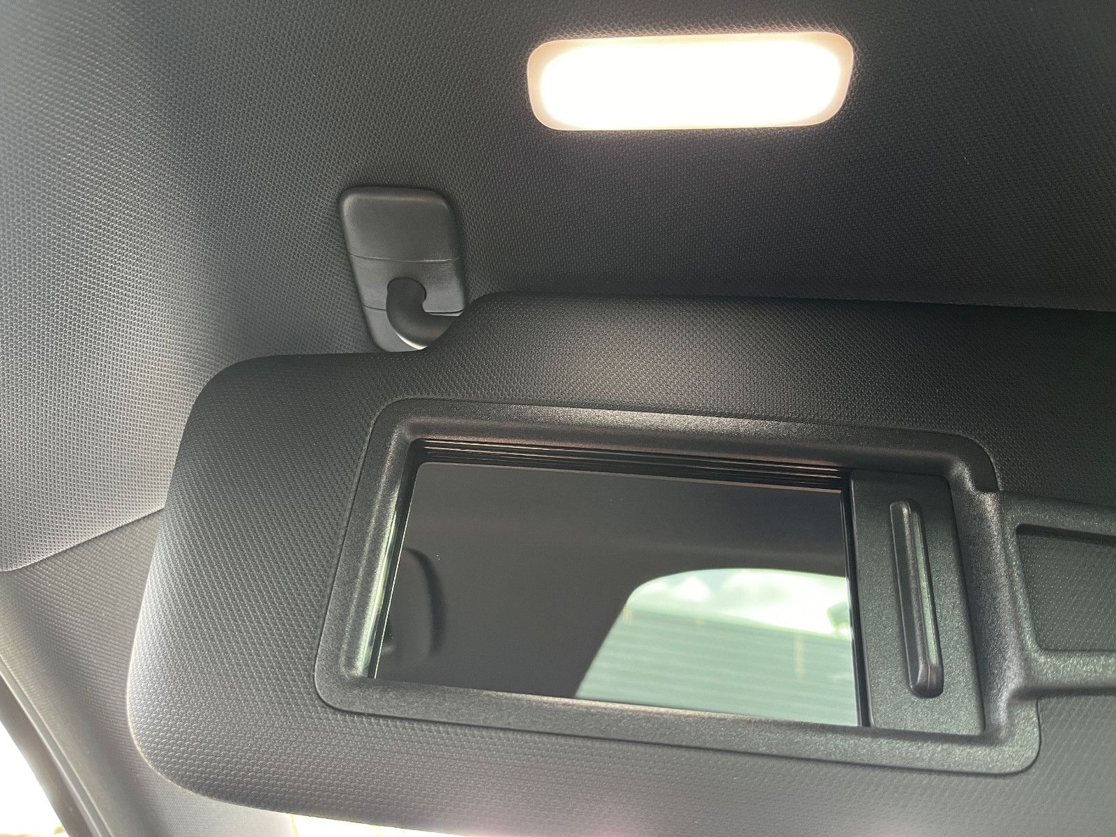 Fahrzeugabbildung CUPRA Terramar 2.0 TSI 4Drive VZ AHK PANO 20" SENN HUP