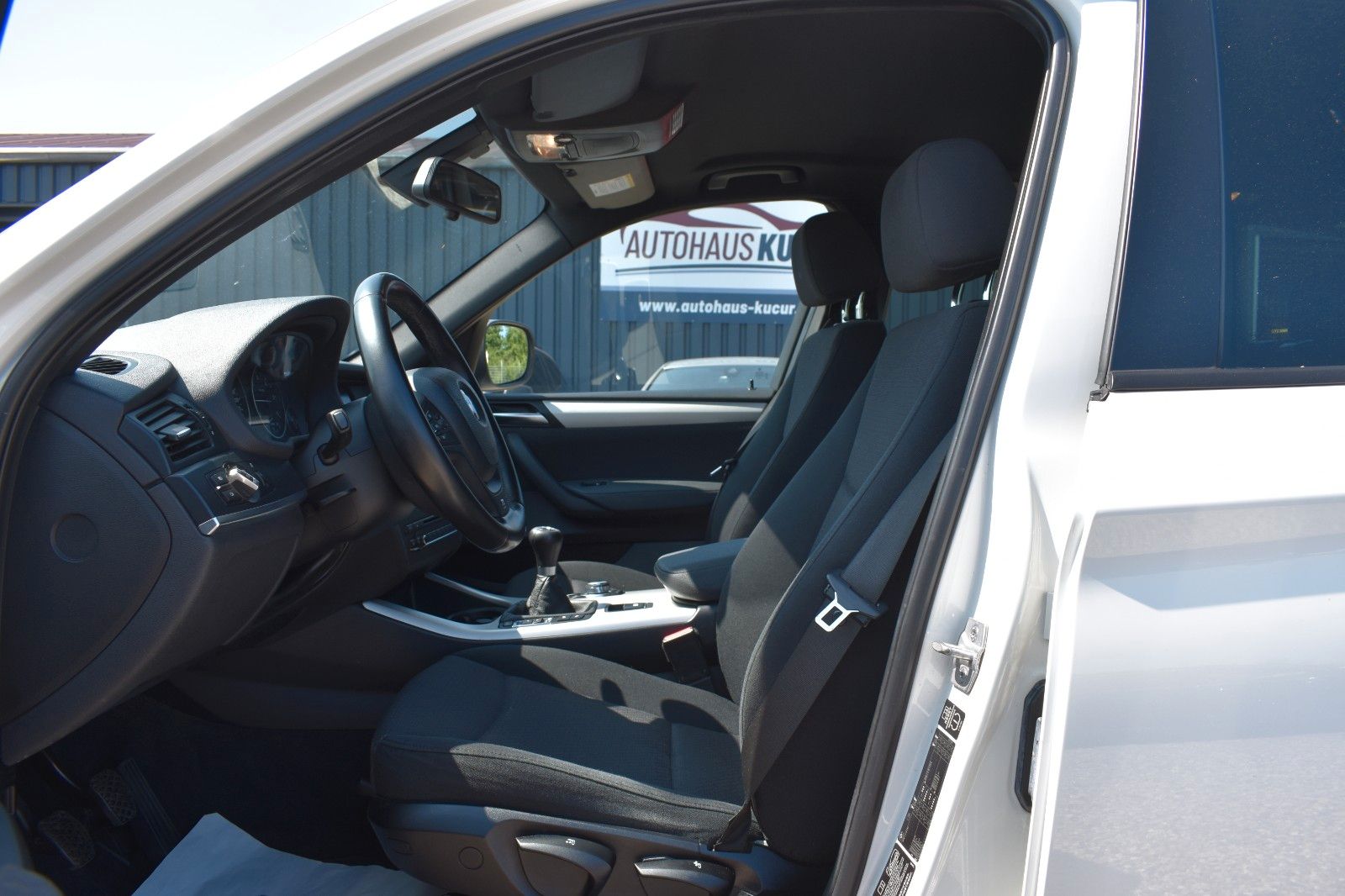 Fahrzeugabbildung BMW X3 xDrive 20 d M Sport  AHK / 19 Zoll/